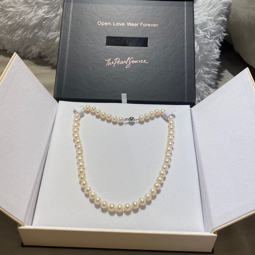 Real freshwater pearl neckless with 925 sterling sliver clasp - 18 inch